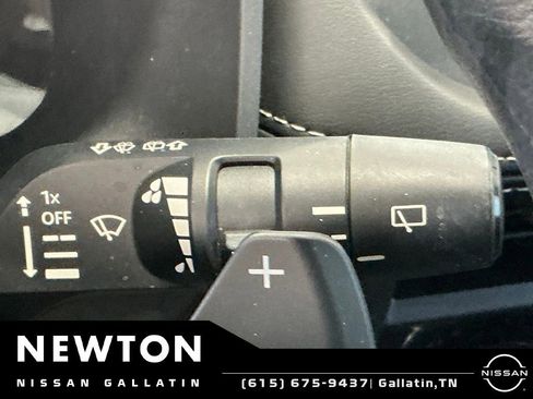 Used 2023 Nissan Rogue S FWD image 31