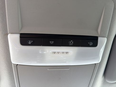 Used 2024 Nissan Sentra SV FWD image 15