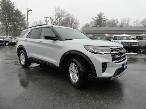 New 2026 Ford Explorer Active image 3