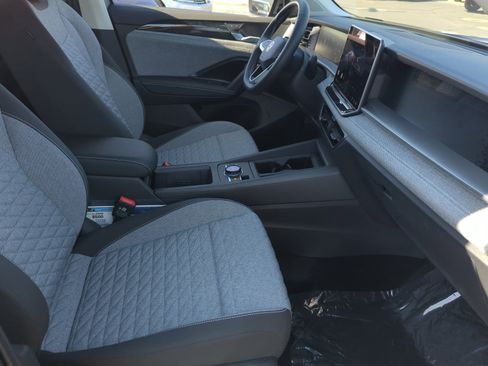 New 2025 Volkswagen Tiguan S image 18