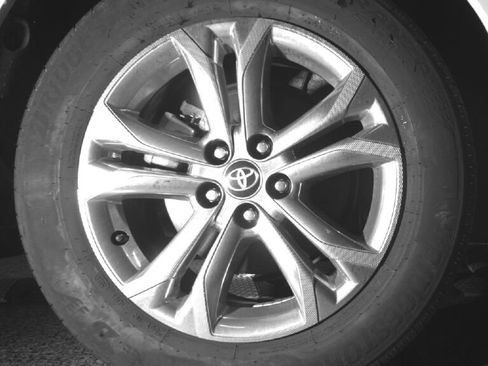Used 2023 Toyota Sienna Platinum AWD/4WD image 15