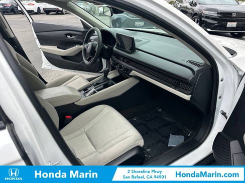 Used 2025 Honda Accord LX image 17