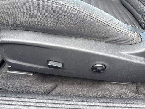 Used 2013 Dodge Challenger SXT image 21