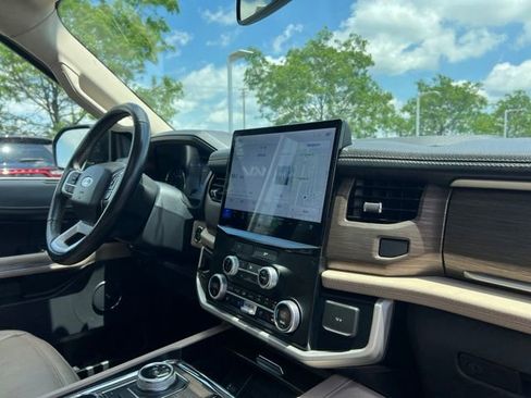 Used 2024 Ford Expedition Max Limited AWD/4WD image 38