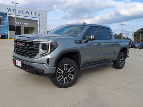 Used 2024 GMC Sierra 1500 AT4 w/ Technology Package image 4