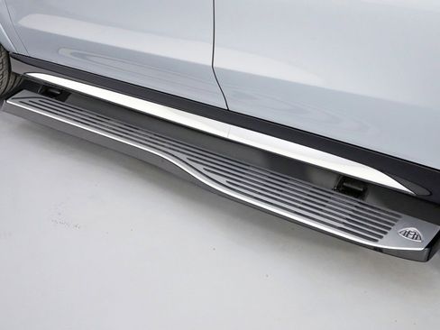 Used 2023 Mercedes-Benz Maybach GLS 600 4MATIC image 70