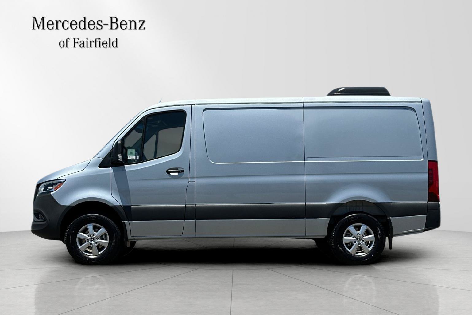 Used 2025 Mercedes-Benz Sprinter 2500 image 4