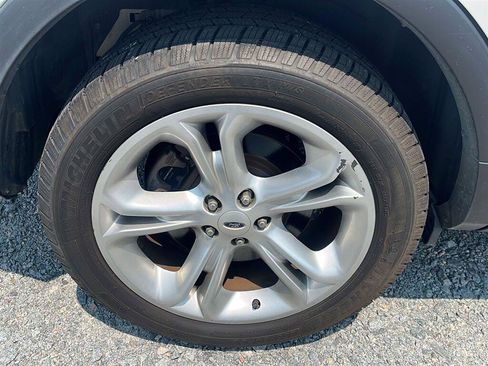 Used 2015 Ford Explorer Limited w/ Equipment Group 301A AWD/4WD image 12