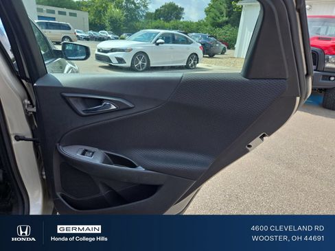Used 2016 Chevrolet Malibu LT FWD image 9