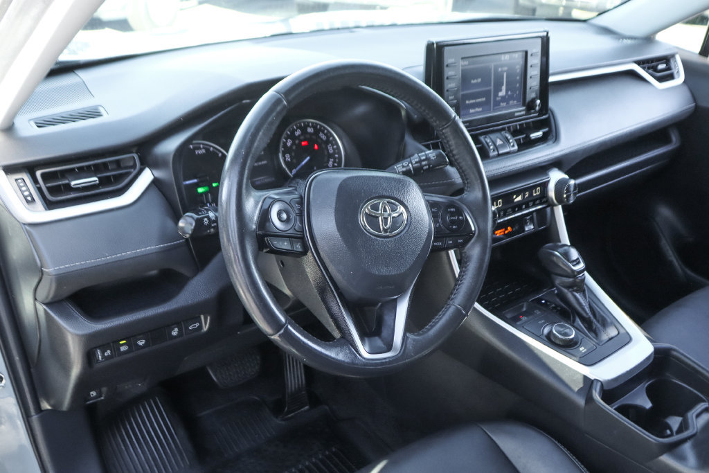 Used 2021 Toyota RAV4 XLE Premium AWD/4WD image 18