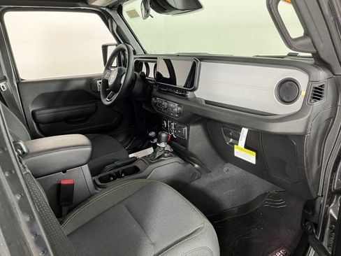 Used 2026 Jeep Gladiator Sport image 44