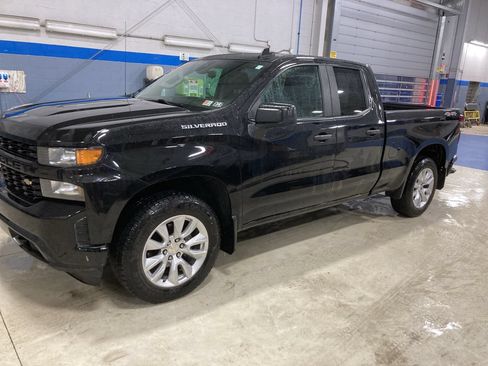 Used 2021 Chevrolet Silverado 1500 Custom w/ Safety Confidence Package AWD/4WD image 4