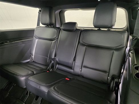 Used 2025 Ford Expedition Max Platinum w/ Stealth Performance Package image 16