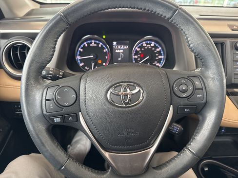 Used 2017 Toyota RAV4 Limited image 19