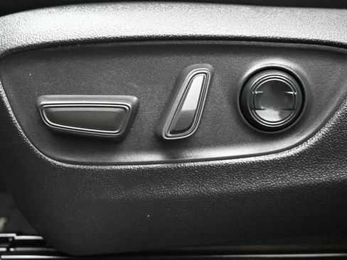 Used 2024 Toyota Grand Highlander FWD image 11
