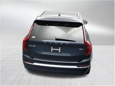 New 2026 Volvo XC90 B6 Plus w/ Protection Package Premier AWD/4WD image 16