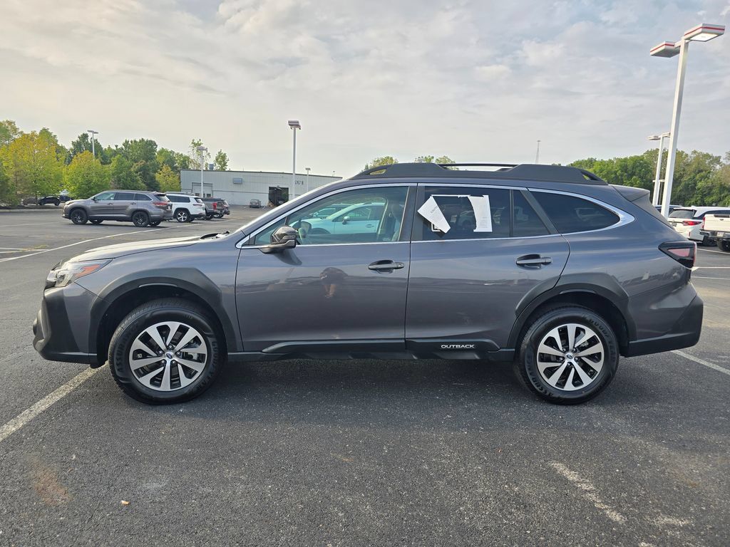 Used 2024 Subaru Outback Premium AWD/4WD image 4