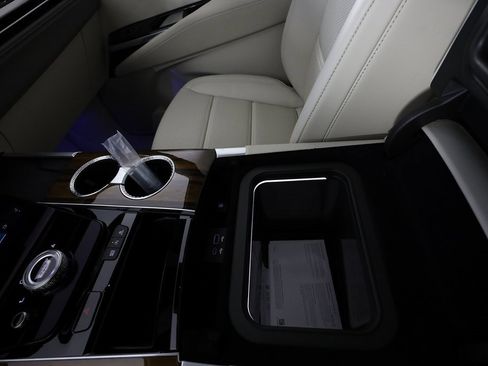 Used 2025 Cadillac Escalade Sport Platinum w/ LPO, ONYX Package image 43