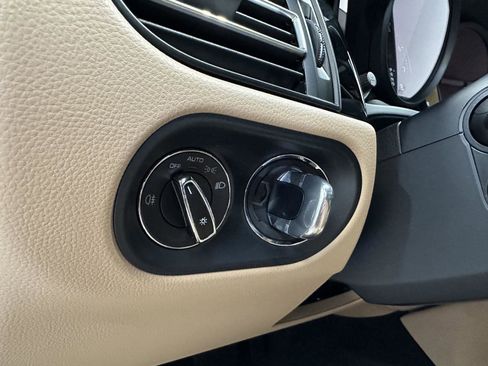 Used 2026 Porsche Macan Turbo image 20