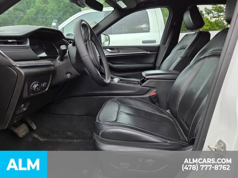 Used 2023 Jeep Grand Cherokee Overland AWD/4WD image 7
