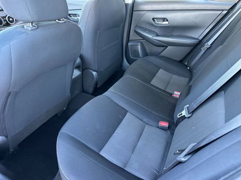 Used 2022 Nissan Sentra SV FWD image 11