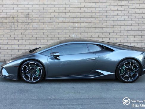Used 2015 Lamborghini Huracan LP 610-4 image 2