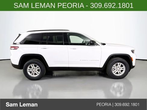 New 2025 Jeep Grand Cherokee Laredo image 8