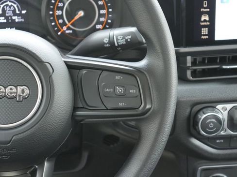 New 2026 Jeep Gladiator Sport AWD/4WD image 17