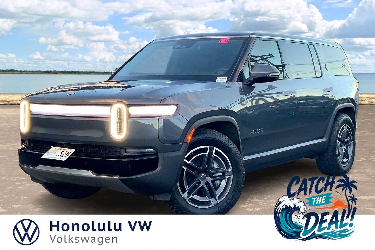 Used 2025 Rivian R1S Adventure Dual AWD/4WD image 1