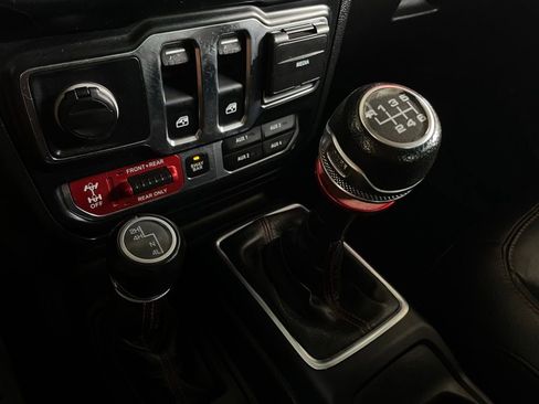Used 2019 Jeep Wrangler Rubicon AWD/4WD image 28