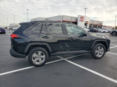 Used 2025 Toyota RAV4 XLE image 5