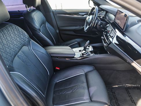 Used 2021 BMW M550i xDrive w/ Executive Package AWD/4WD image 16