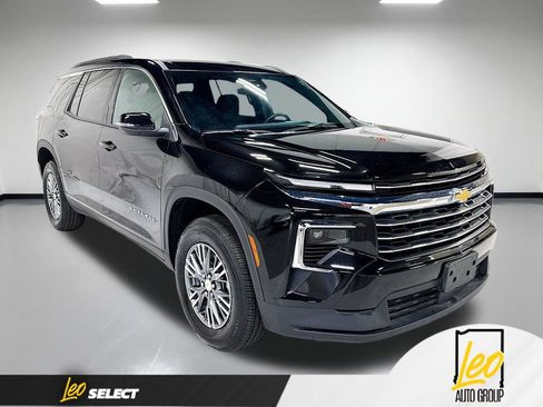 Used 2026 Chevrolet Traverse LT w/ LPO, Floor Liner Package FWD image 5
