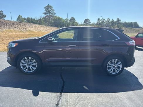 Used 2023 Ford Edge Titanium image 2