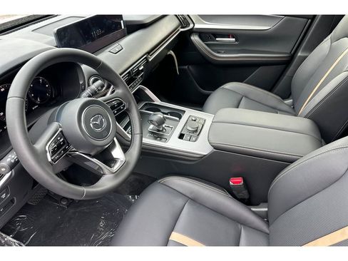 Used 2025 MAZDA CX-70 3.3 Turbo w/ Premium Plus Pkg image 9