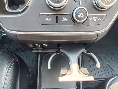 Used 2017 Toyota Sienna SE w/ SE Preferred Package image 43