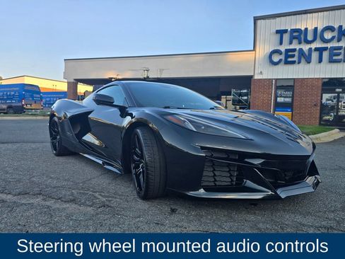 Used 2024 Chevrolet Corvette Z06 RWD image 8