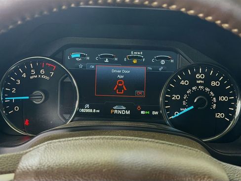 Used 2018 Ford F150 Lariat w/ Equipment Group 502A Luxury image 15