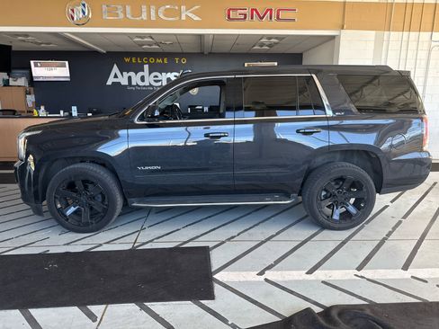 Used 2020 GMC Yukon SLT image 2