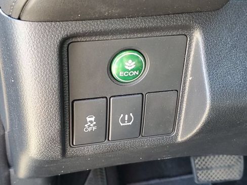 Used 2022 Honda HR-V LX image 17