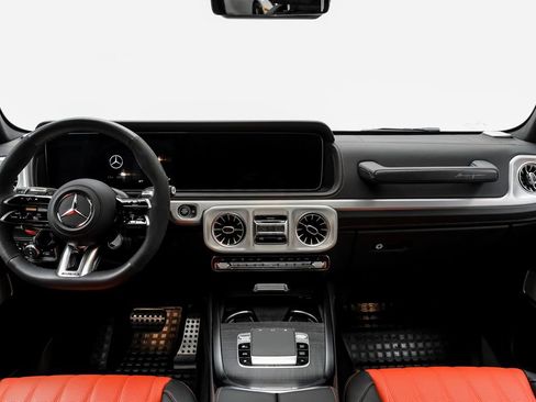 Used 2025 Mercedes-Benz G 63 AMG 4MATIC image 17