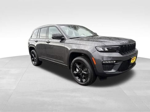 New 2025 Jeep Grand Cherokee Limited w/ Black Appearance Package image 1