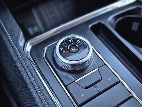 Used 2024 Ford Expedition XLT image 21