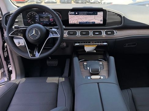 New 2026 Mercedes-Benz GLS 450 4MATIC image 31