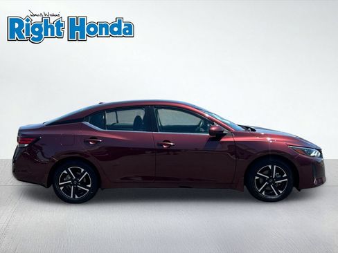 Used 2024 Nissan Sentra SV FWD image 7