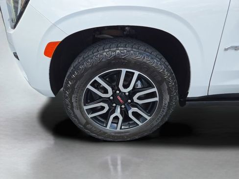 Used 2024 GMC Yukon AT4 w/ AT4 Premium Package AWD/4WD image 40