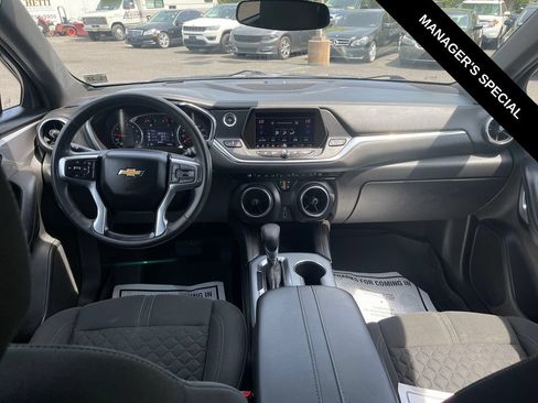 Used 2022 Chevrolet Blazer LT FWD image 17