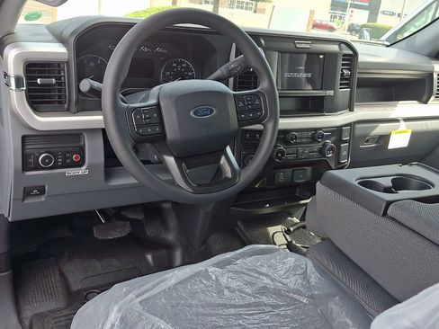 New 2026 Ford F550 4x4 Supercab Super Duty image 6