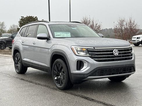 New 2026 Volkswagen Atlas SE image 7