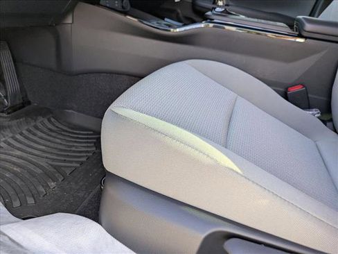 New 2026 Toyota Prius LE image 4